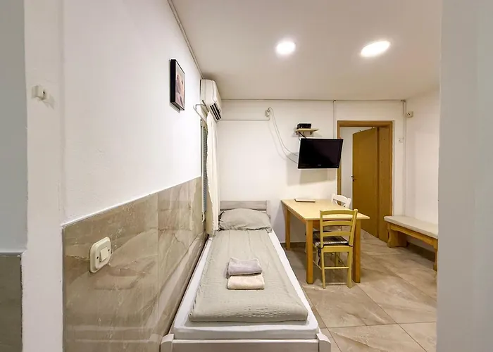 In Mit Terrasse By Interhome דירה וודיצה