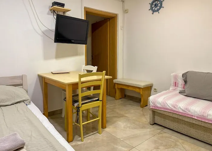 דירה In Mit Terrasse By Interhome