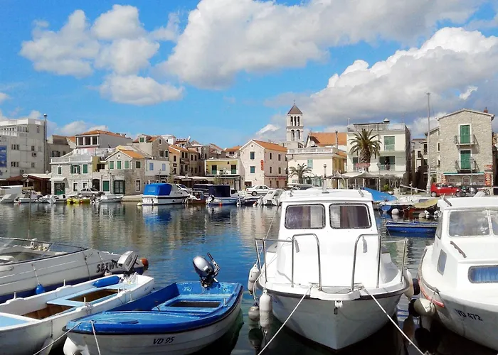 Apartman In Mit Terrasse By Interhome Vodice